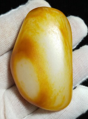 已售72.3克新疆和田玉羊脂白玉洒金皮黄白种籽料原石特色手把件