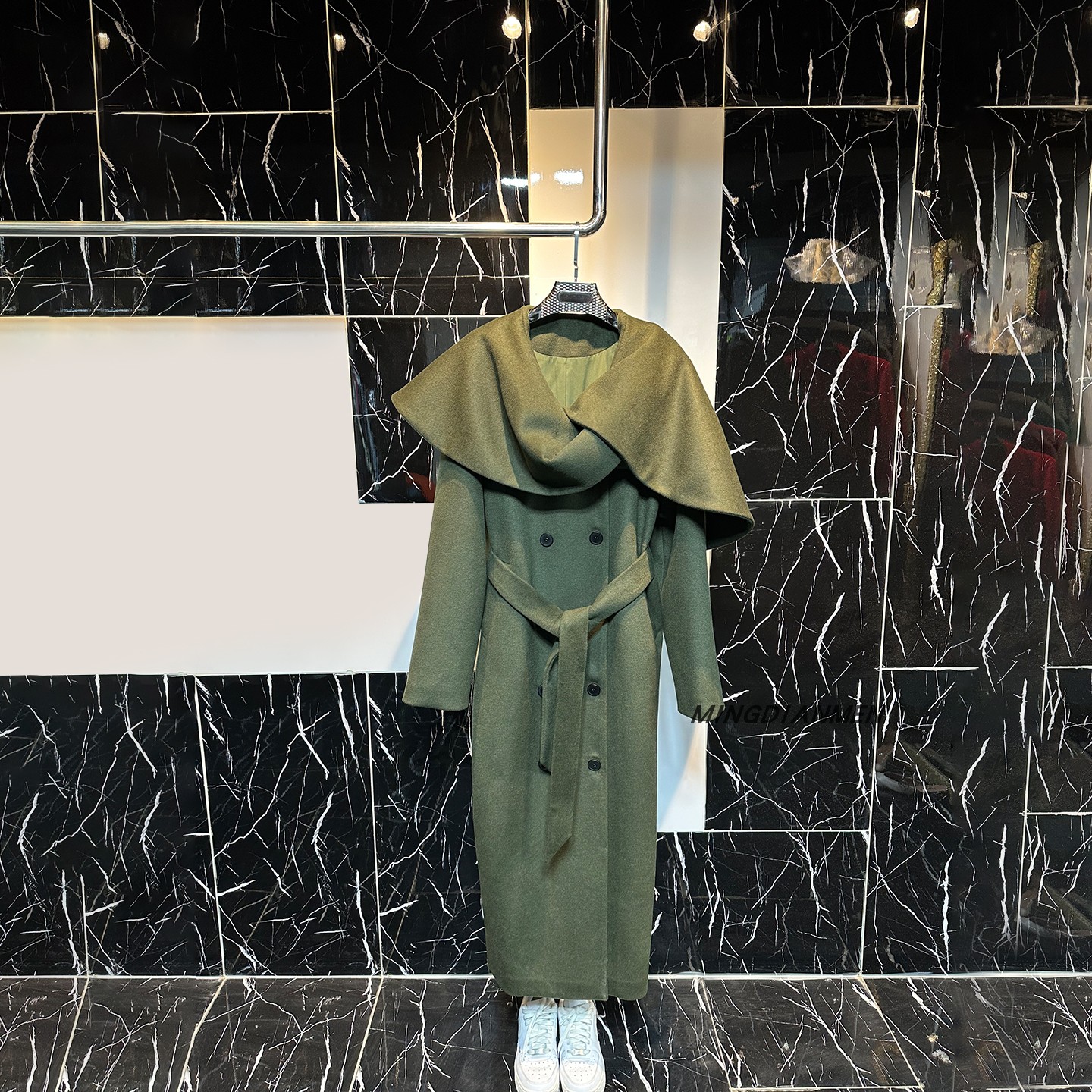 军绿色中长款时尚羊绒大衣