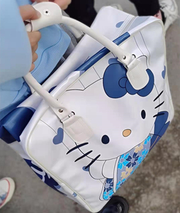 旅行包helloKitty猫收纳袋联名pu皮待产小学生住校儿童行李手提包