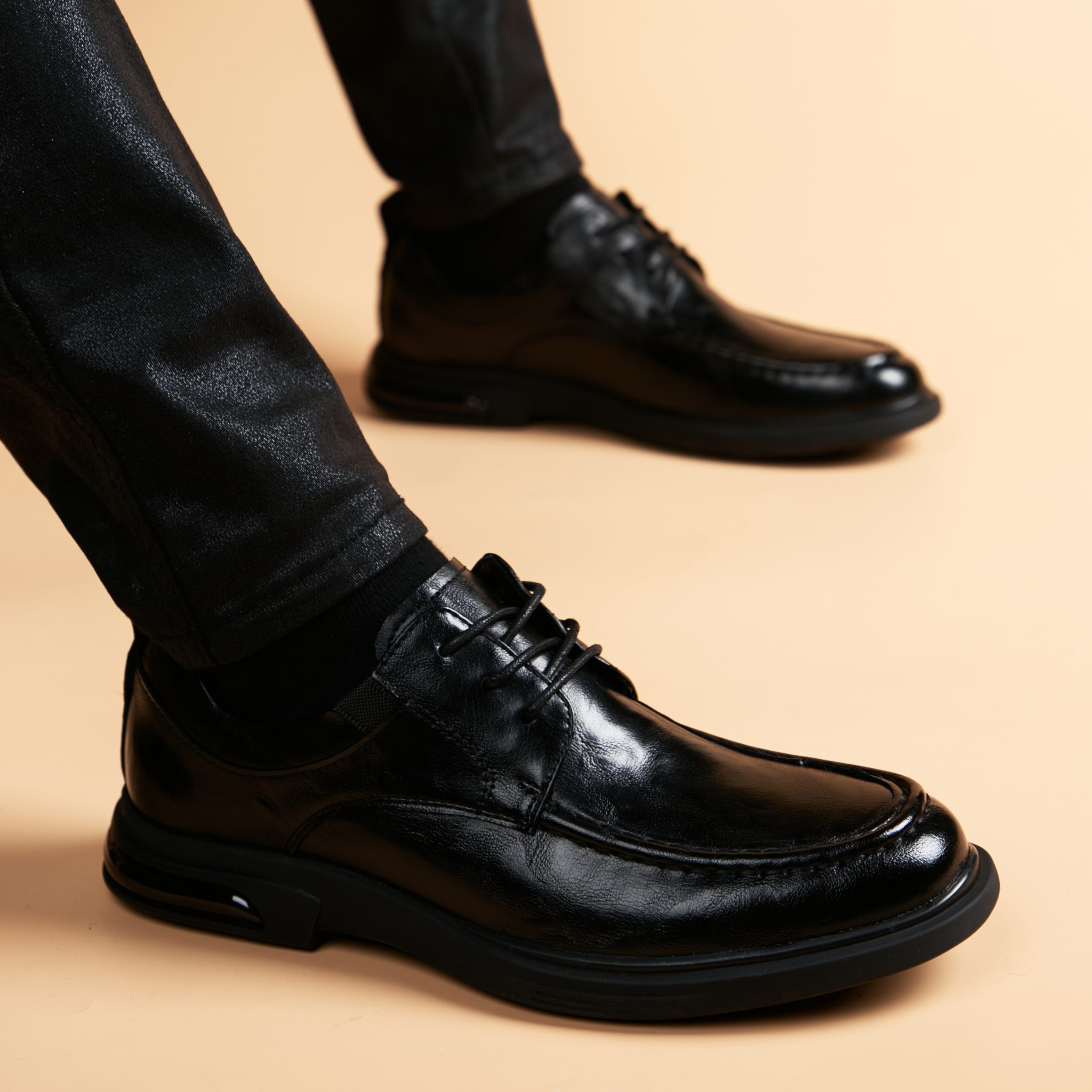 运动皮鞋男士休闲真皮透气商务正装英伦风百搭内增高软皮软底男鞋