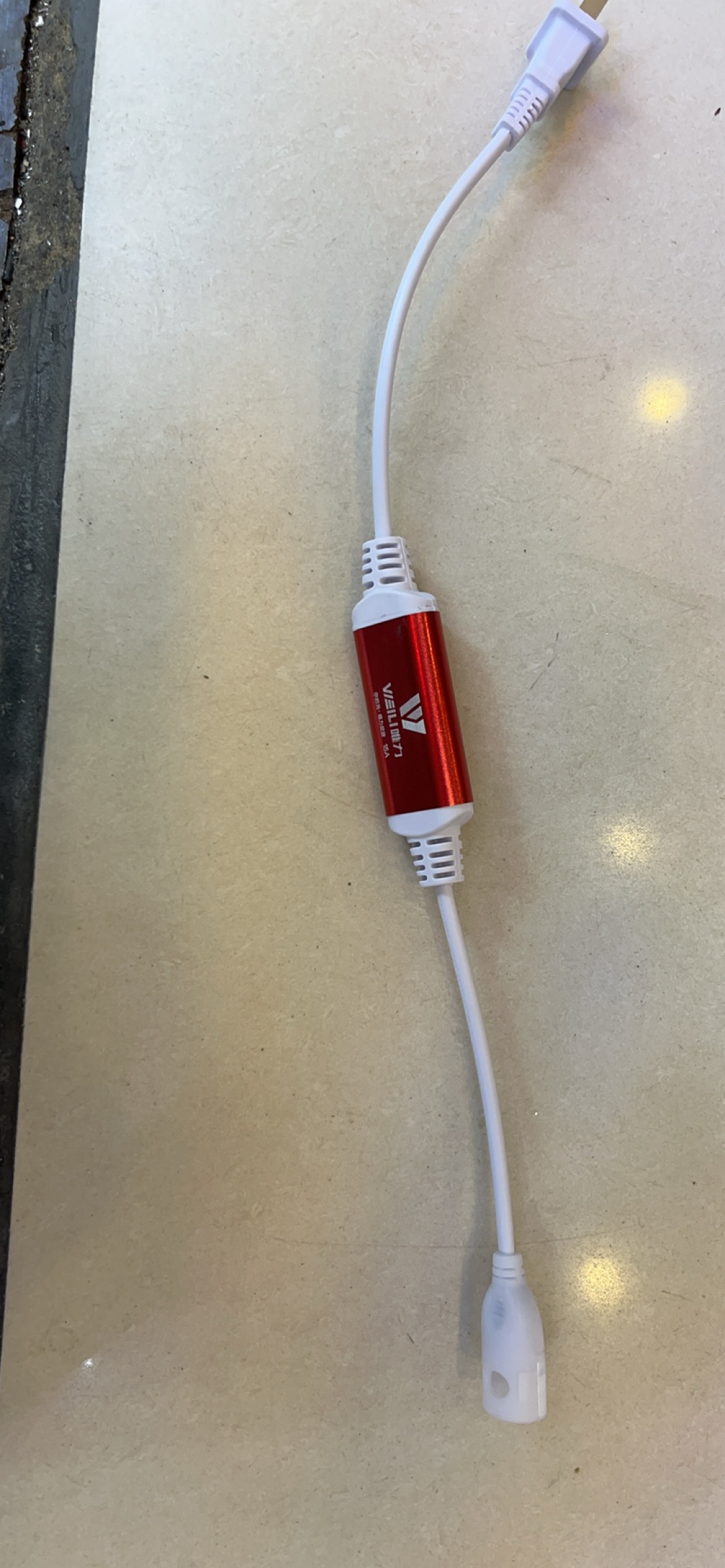 无导线灯带插头 15A 大功率，唯力三斜排2835-180珠全铜线灯带