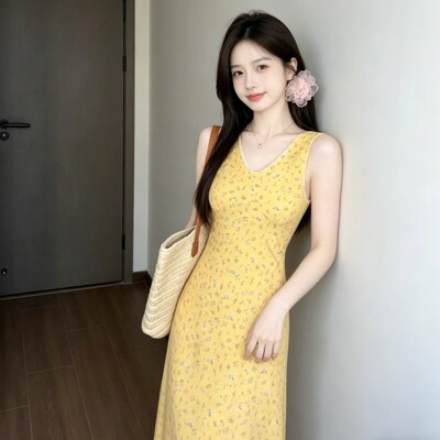 法式黄色碎花吊带连衣裙子女装2026夏季新款小个子海边度假风长裙