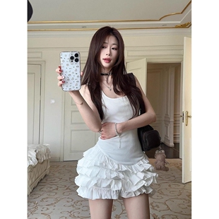 2025新款法式气质掐腰白色方领背心连衣裙子女春夏高级感蛋糕短裙