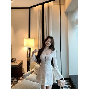 收腰裙子修身 喇叭长袖 性感气质a字短裙 温柔风u领连衣裙女秋季 法式