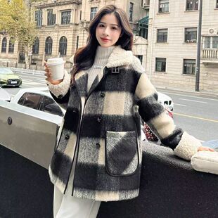 黑白格子羊羔毛拼接毛呢外套女秋冬2025新款高级感气质加厚呢大衣