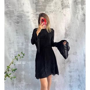 性感辣妹风露背绑带喇叭袖 连衣裙 收腰小黑裙短裙25夏小众显瘦长袖