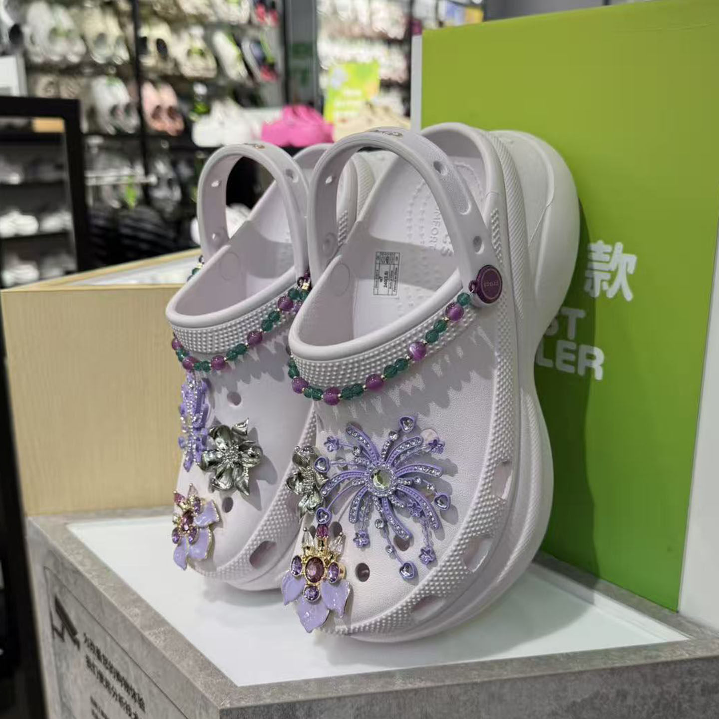 卡骆驰小鲸鱼厚底洞洞鞋Crocs图片