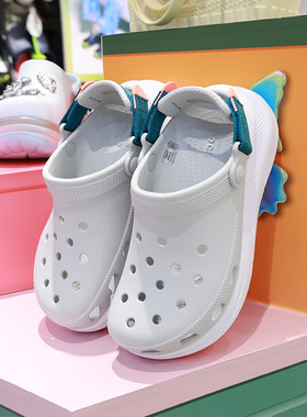 卡洛驰动感拼色泡芙洞洞鞋crocs