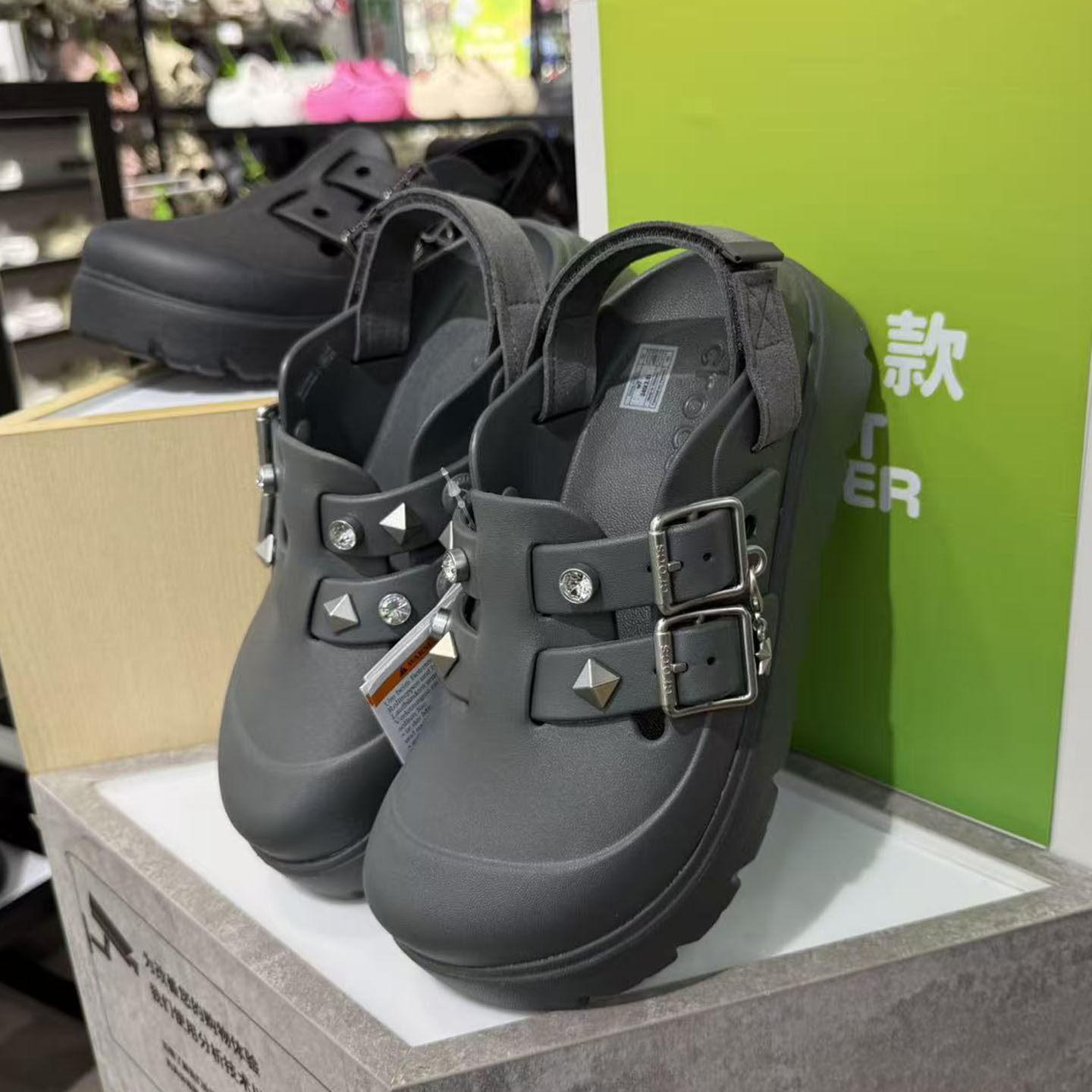 卡骆驰26庞克休闲洞凉拖鞋Crocs