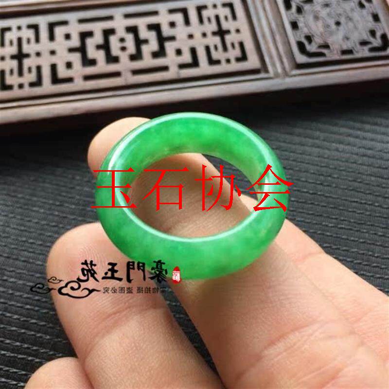 翡翠色阳绿飘花戒指冰糯种豆绿色玉石危地马拉指环男女款玉坠满绿