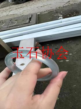 高冰高级感正圈独龙玉手镯子翡翠色蓝绿色石英岩质玉天青冻水处理