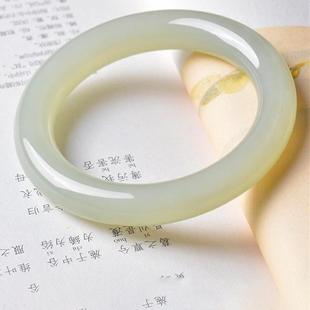 精品新疆和田玉手镯晴水圆条青白玉镯子浅绿色正圈镯子高级感女款