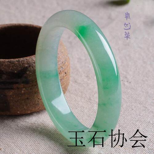 缅甸翡翠色手镯高冰糯种飘花浅阳绿晴水白底青油青贵妃少女款玉镯