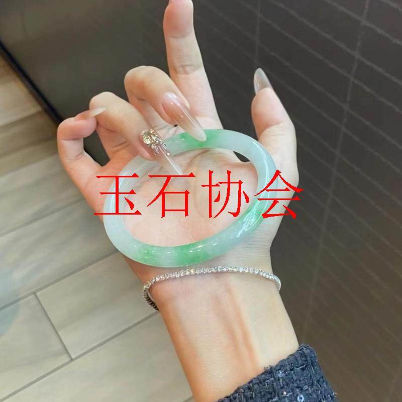 缅甸精选冰种翡翠色手镯圆条阳绿飘花福镯女款玉石手镯饰品送礼