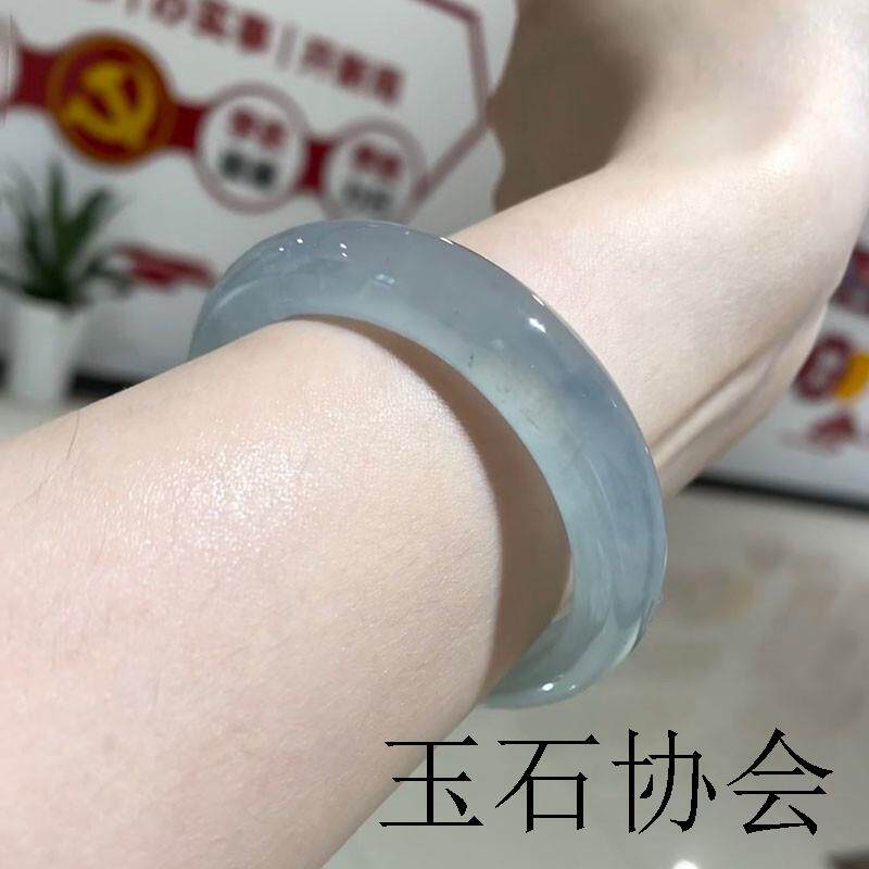 高端精品冰种飘花翡翠色手镯高冰蓝底正圈贵妃美人条清冷百搭女款
