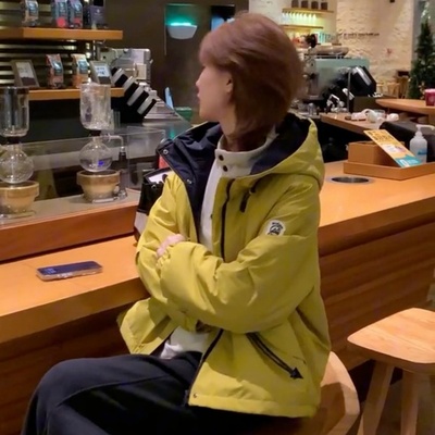 加绒加厚连帽冲锋衣外套女2025冬季新款休闲宽松小个子保暖派克服