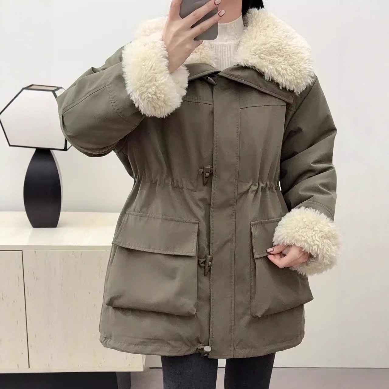 羊羔毛棉服女中长款冬季2025新款感爆款超好看保暖派克服外套