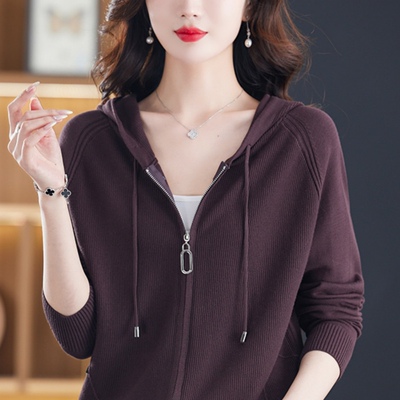 女士连帽卫衣短外套早秋季2024新款春秋中年妈妈薄款针织开衫上衣