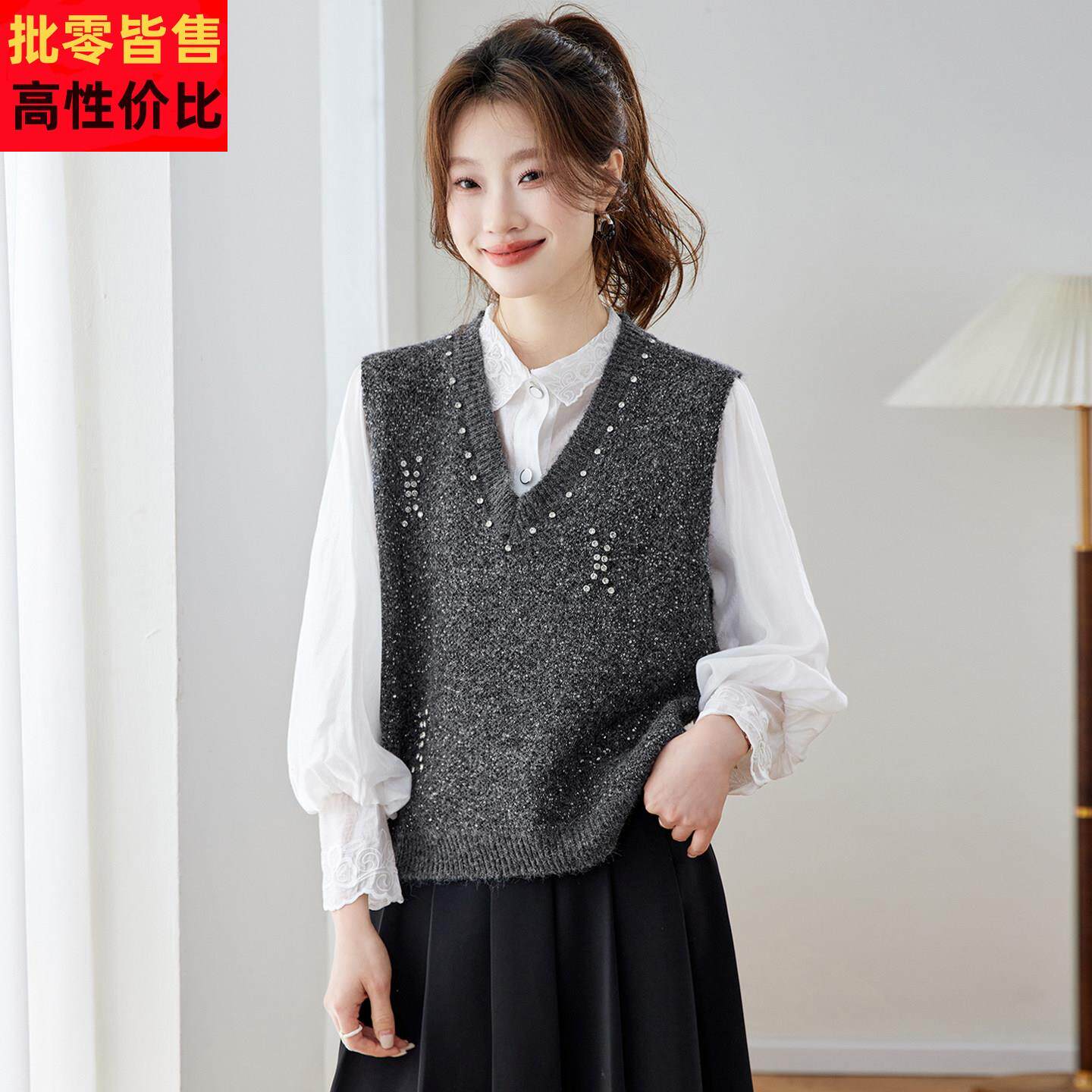 V领亮片针织马甲女2026春季新款设计感小众百搭显瘦气质叠穿背心