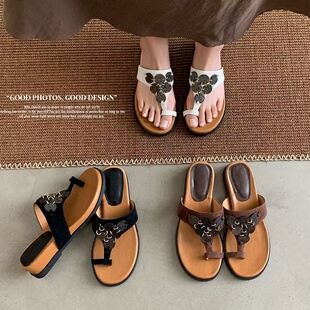 树叶贴片真皮凉拖坡跟女一字拖夹趾方头软底居家出门女拖鞋