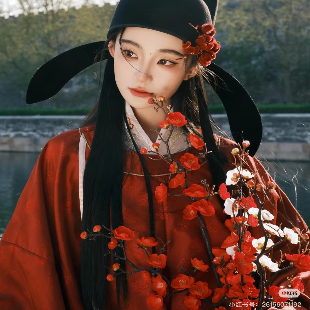 小红书网红状元郎探花郎女驸马闺蜜装公子服写真服红袍圆领袍婚服