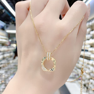 轻奢几何方形项链2025年新款小众设计短款锁骨链高级大气网红颈链