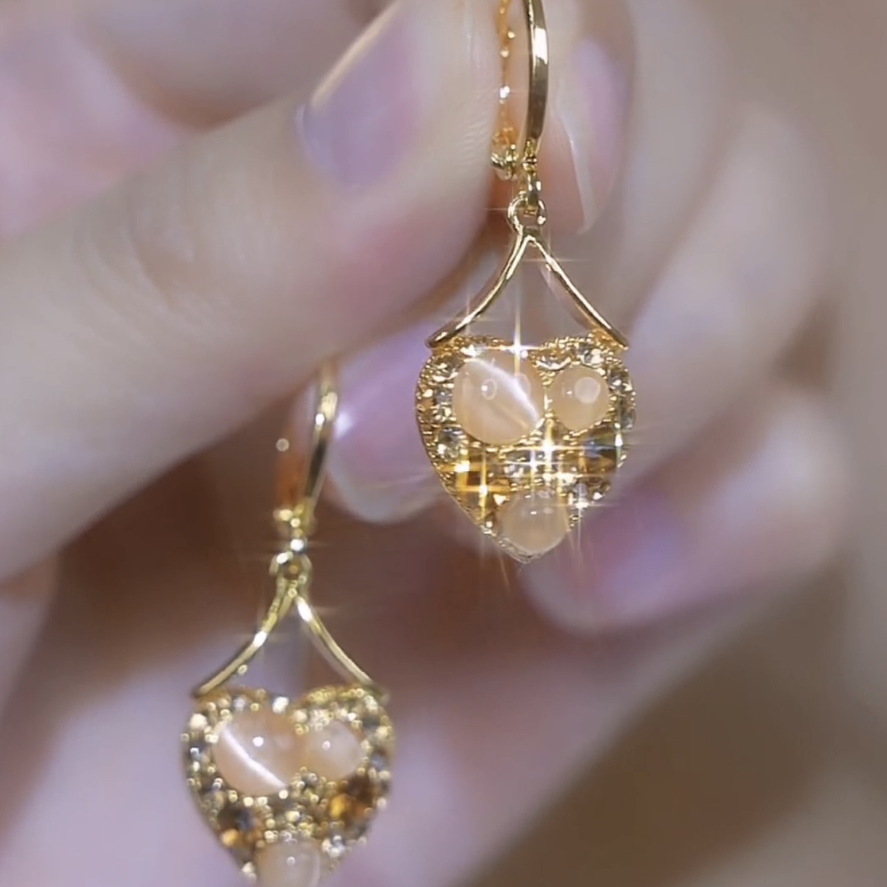 设计感满钻爱心耳环女2025新款潮轻奢气质耳扣高级感精致耳环耳饰,饰品/流行首饰/时尚饰品新,耳环,淘宝优惠券,粉丝福利购,淘宝优惠卷