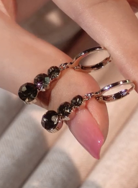 高级感灰色水晶耳环女2025年新款潮轻奢小众设计气质百搭耳扣耳饰