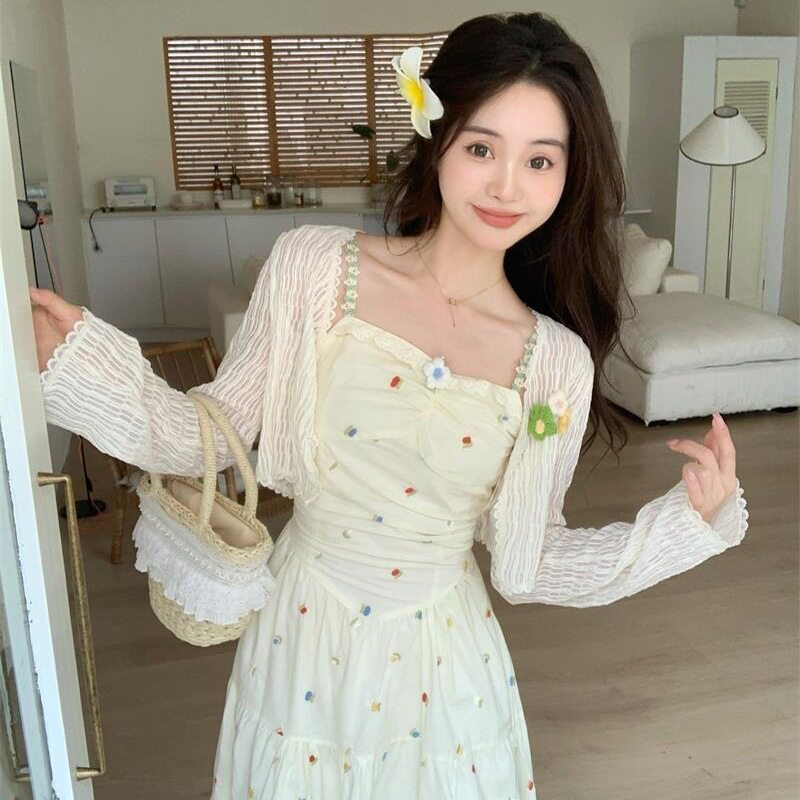 温柔风刺绣吊带连衣裙套装女夏季薄款花边防晒开衫法式收腰长裙子