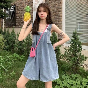 牛仔背带裤女夏季薄款小个子盐系小众设计感宽松复古休闲阔腿短裤