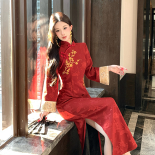 新中式复古提花高级刺绣过年红旗袍订婚结婚连衣裙金梅报喜倒大袖