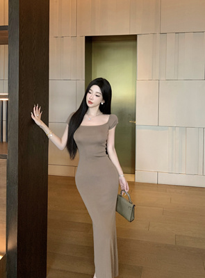 法式方领黑色针织连衣裙春夏气质一字领露肩收腰显瘦包臀鱼尾裙