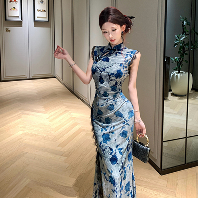 绝美新中式国风蓝色旗袍2026春夏新款年轻款少女玫瑰印花连衣裙