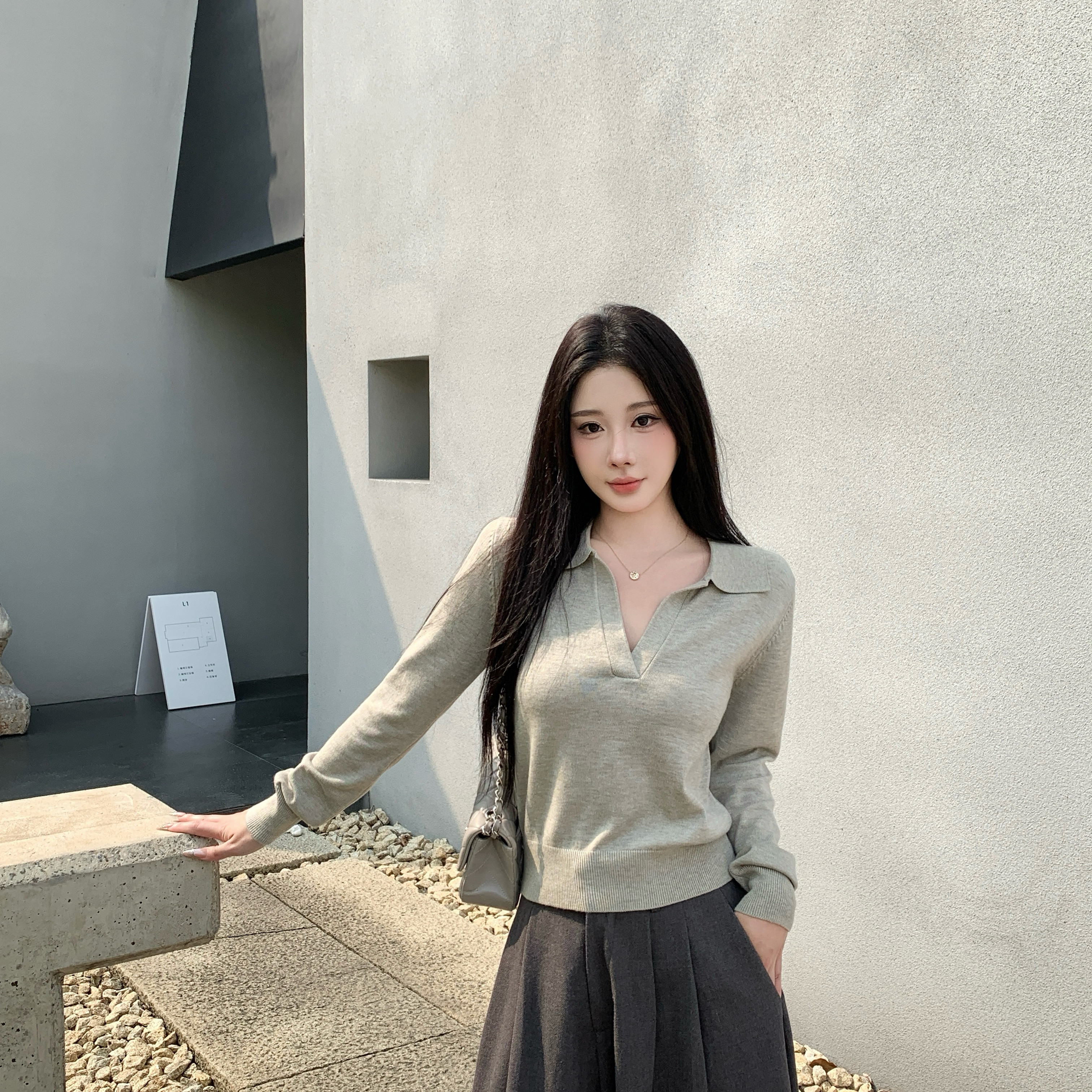 高智淡人毛衣老钱风Polo领针织衫女慵懒休闲V领绵羊毛长袖上衣