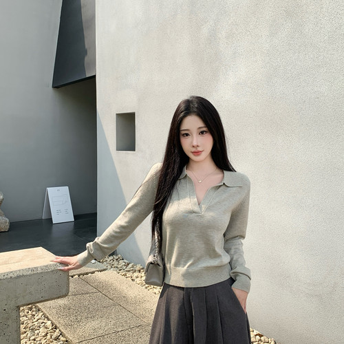 高智淡人毛衣老钱风Polo领针织衫女慵懒休闲V领绵羊毛长袖上衣