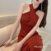 性感小姐姐纯欲风优雅气质修身 显瘦包臀交叉挂脖过膝针织连衣裙子