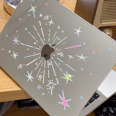 汪三岁原创「炸火花」MacBook保护壳苹果笔记本2024款M4pro14寸16寸air13寸M1/M2/M3保护套配件