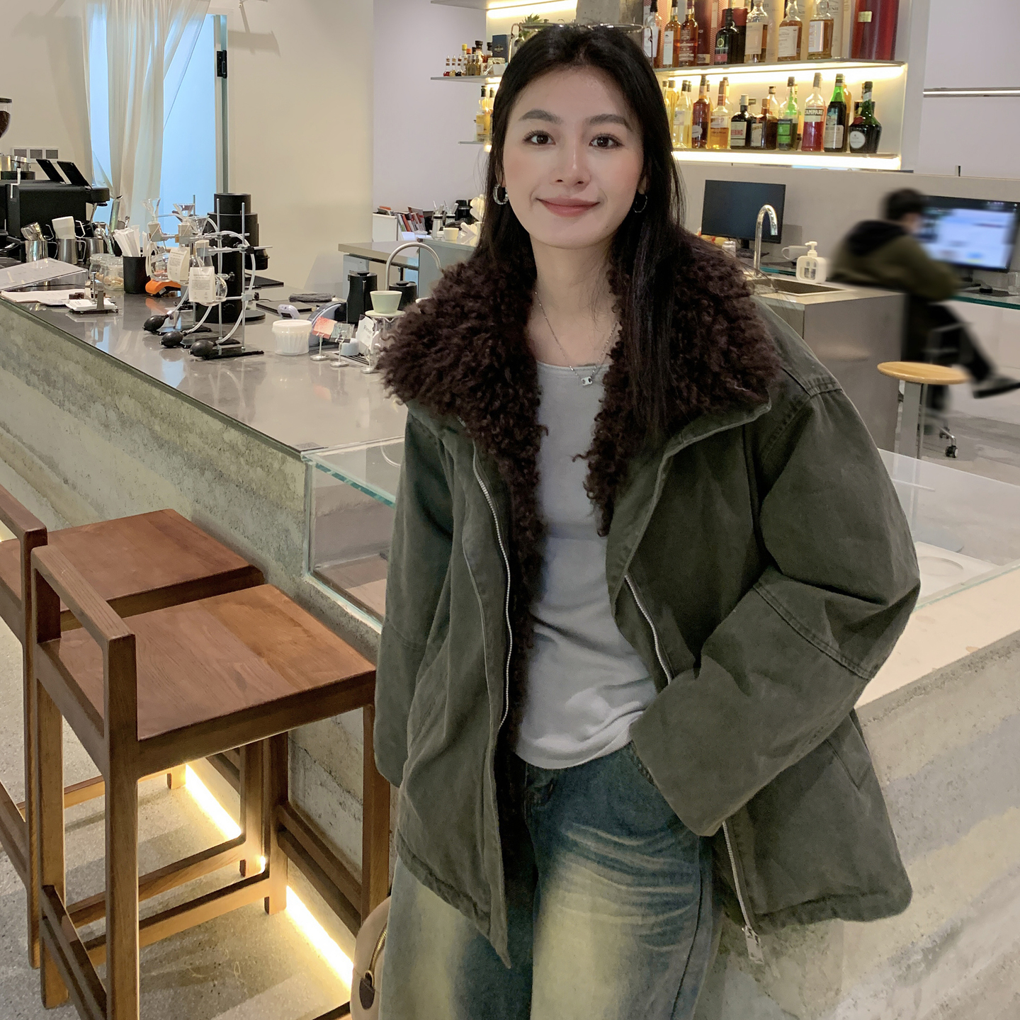 羊毛领羽绒服女2025冬季新款宽松大码薄款90白鸭绒工装风纯棉外套