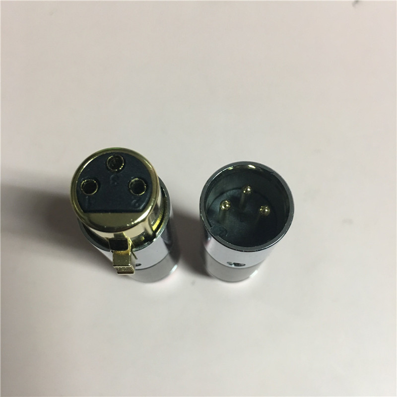 采用极少在HI-END插头上使用的蒂铜材质！再在插头上镀上铑！ 热端孔采用中间车空设计，声音自然宽松！ 碳素纤维外壳，有效的屏蔽外来杂讯！ 焊接式焊接！ 最大线径： 10.8mm 尺寸：公插头 直径19mmX全长69.2mm