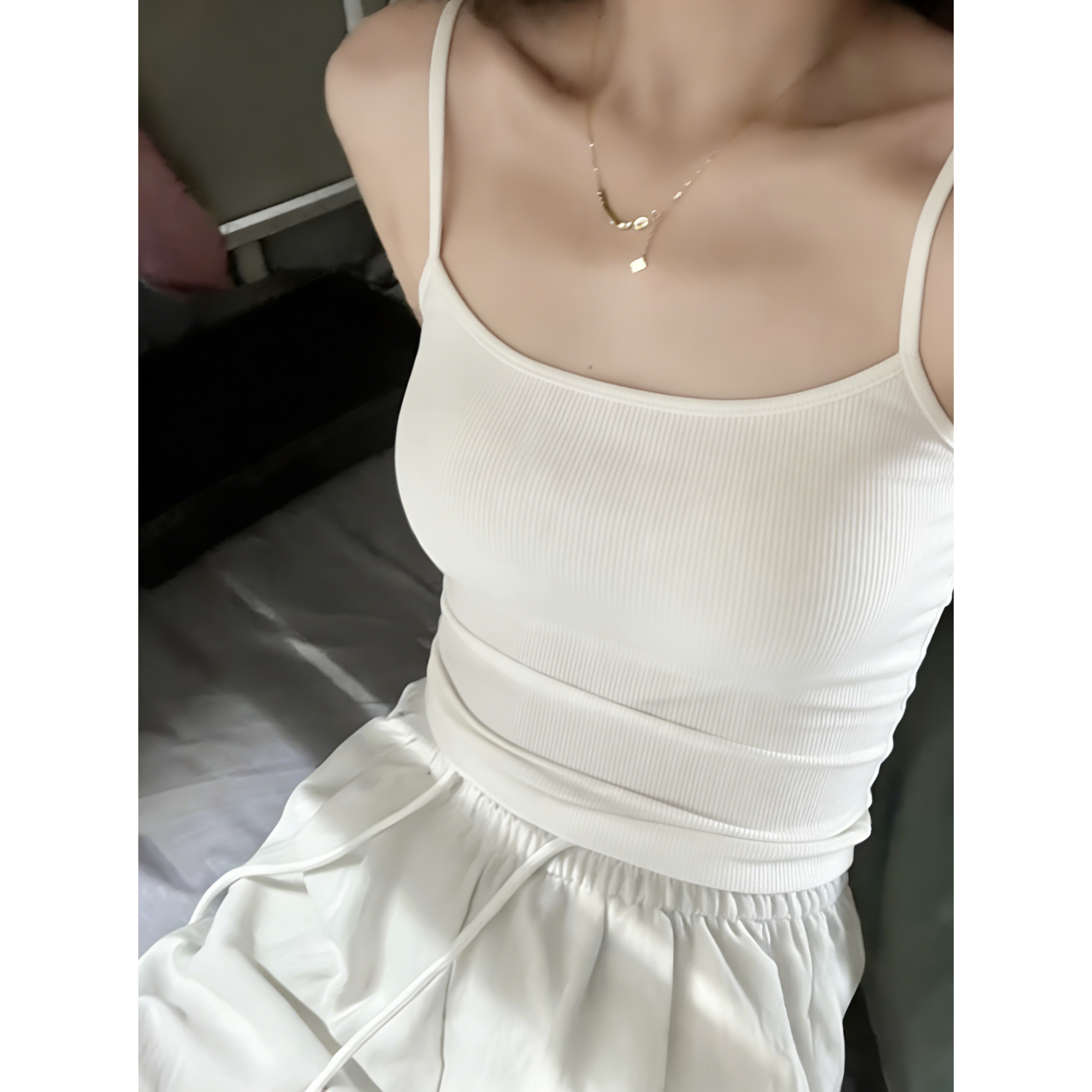 吊带背心女士内搭夏带胸垫白色外穿早春独特chic气质辣妹上衣腻家