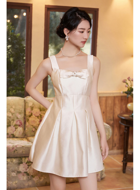 固执新款气质吊带蝴蝶结无袖背心短款连衣裙80133LQ08260