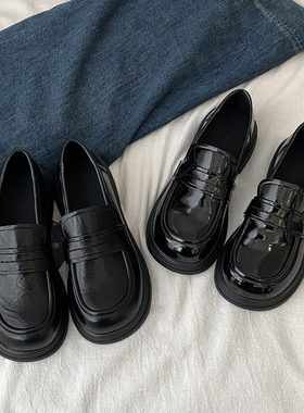 娇彤 英伦风黑色漆皮厚底乐福鞋女2026新款一脚蹬复古学院风单鞋