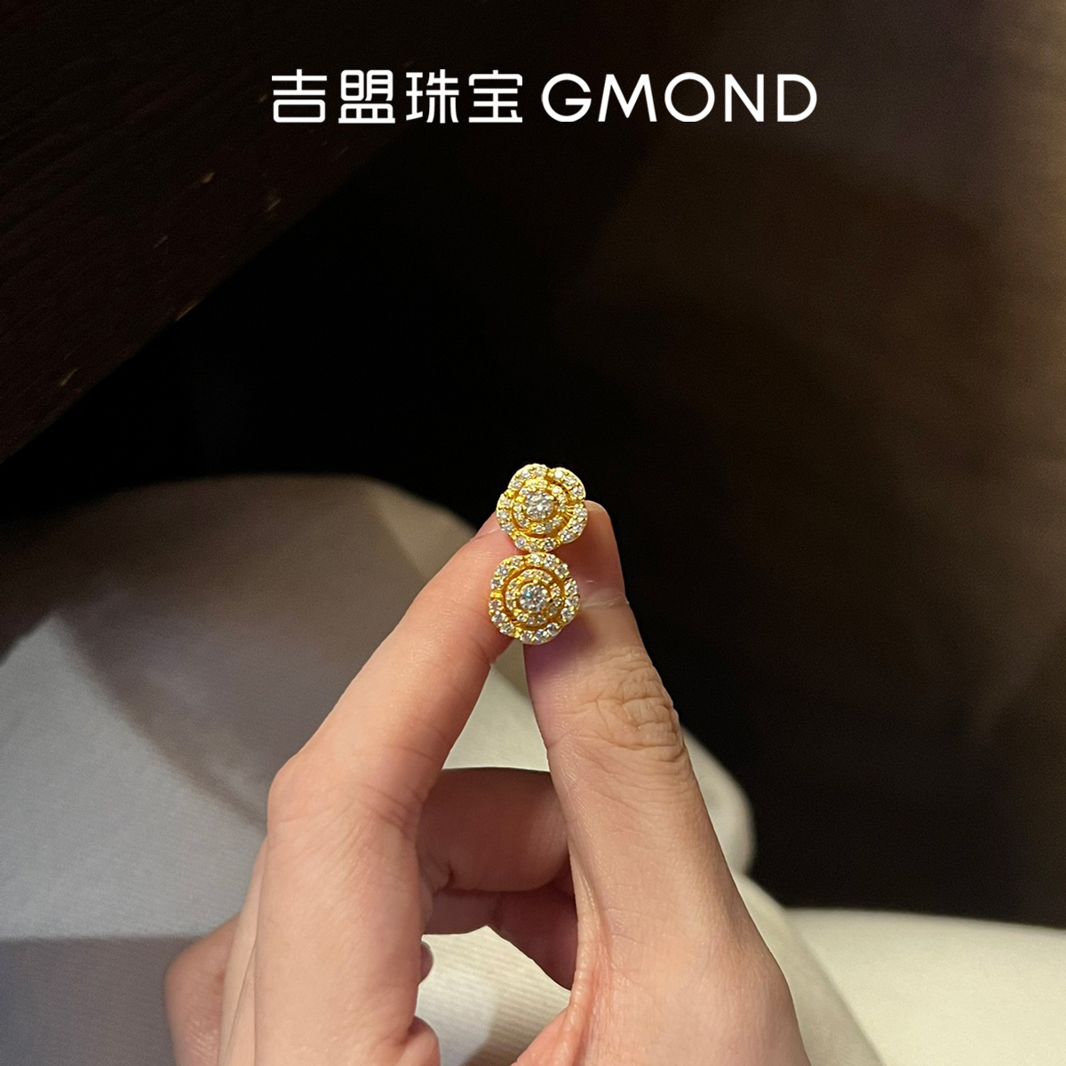 古法黄金耳钉足金点钻耳饰