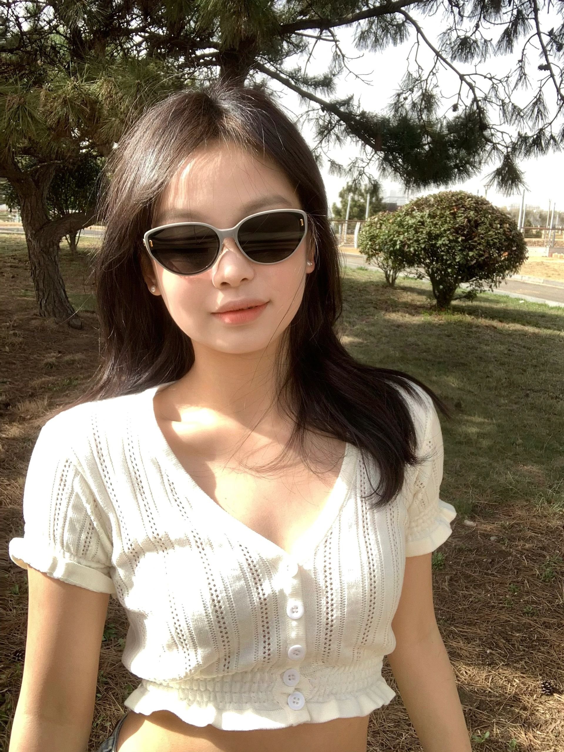 微胖MM短款v领针织衫女