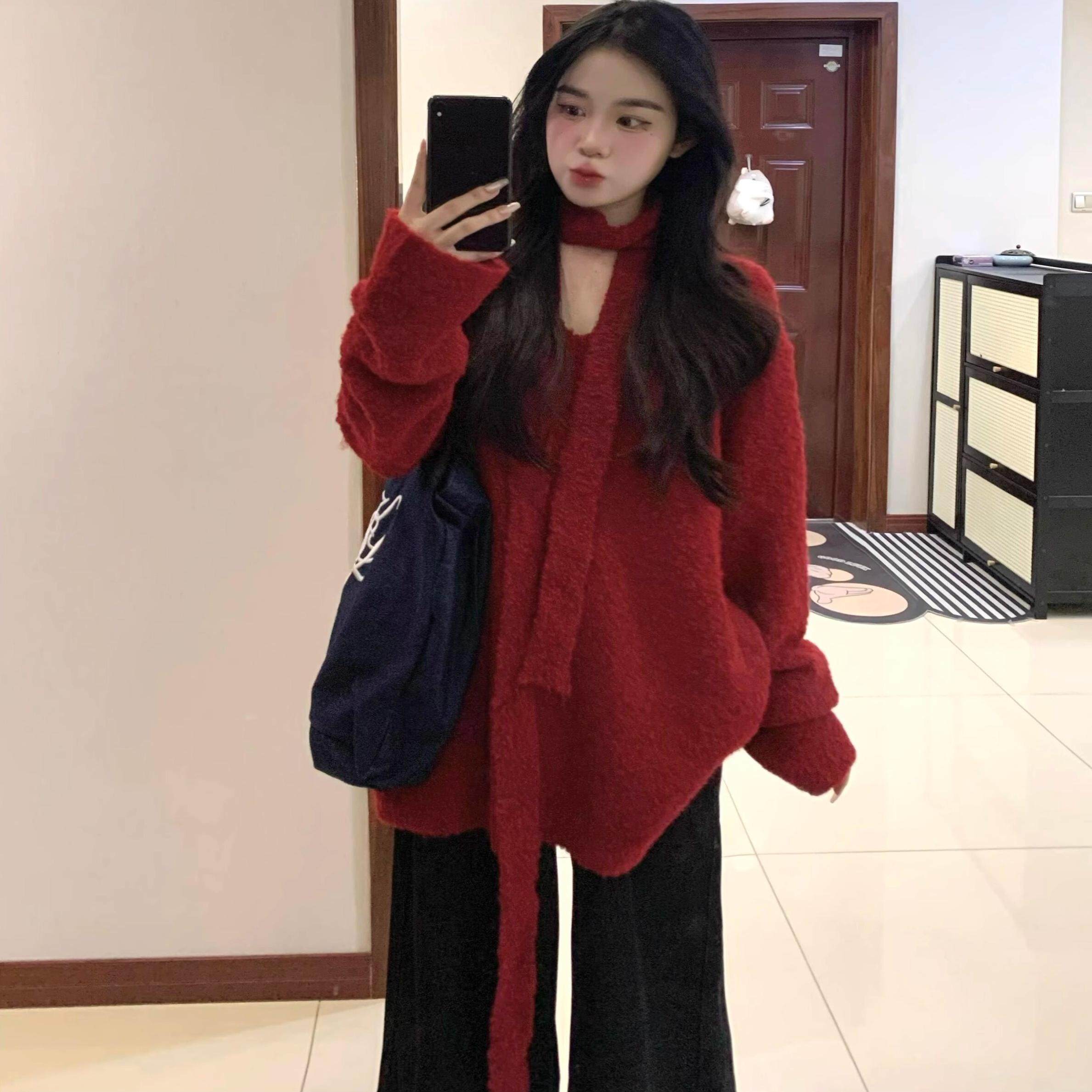 微胖MM红色宽松v领毛衣女秋冬季针织衫外套高级感慵懒风长袖上衣,女装/女士精品,大码内搭,淘宝优惠券,粉丝福利购,淘宝优惠卷