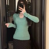u领小众设计感修身 微胖mm绿色V领套头针织衫 毛衣女秋冬季 打底上衣