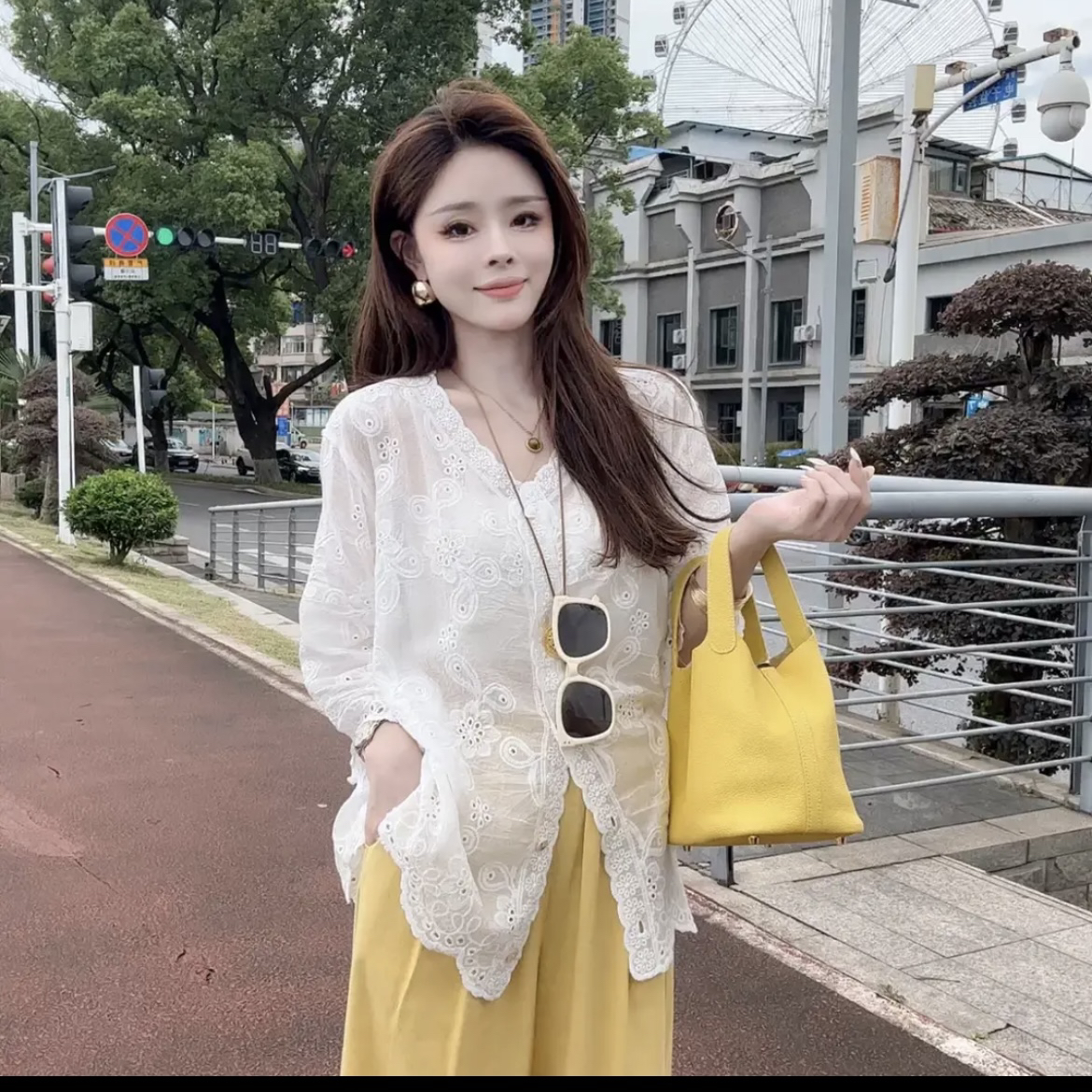 超好看漂亮蕾丝刺绣衬衫女夏季薄款宽松外搭开衫上衣