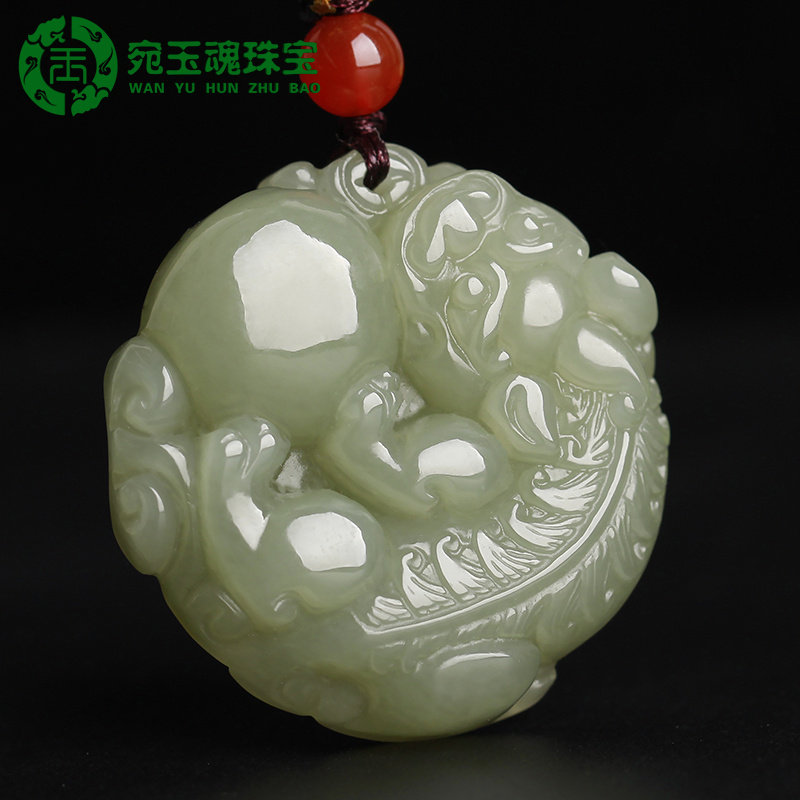 和田玉貔貅项链财源滚滚男士晴水色神兽貔貅吊坠玉坠项链女士挂件