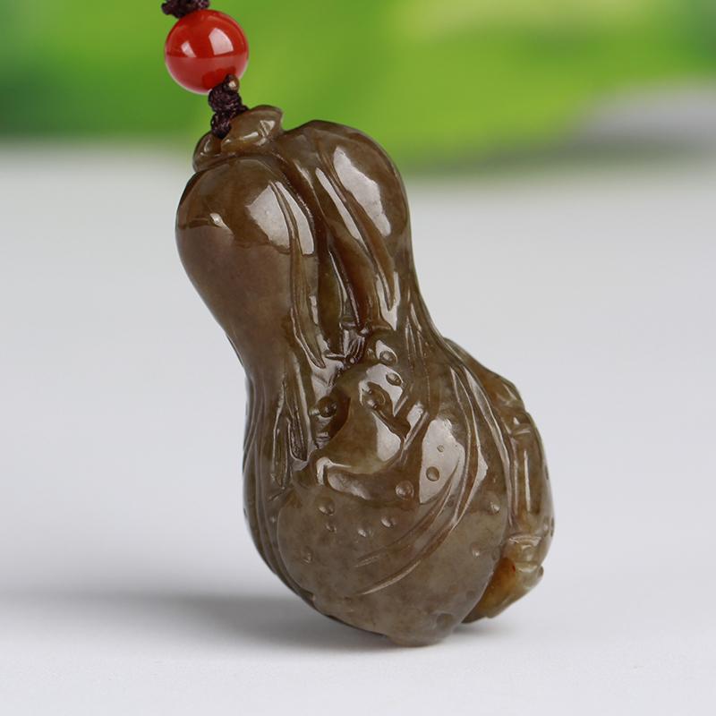 天然新疆和田玉糖玉白菜吊坠