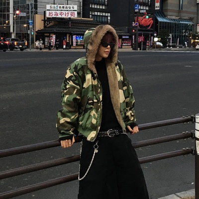 韩国代购迷彩翻穿羊羔内里夹克